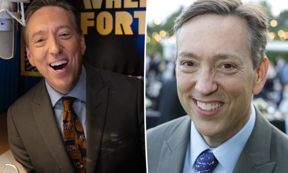 Photos show ‘Wheel of Fortune’ announcer Jim Thornton in alleged pedophilia chatroom for nearly an hour on plane