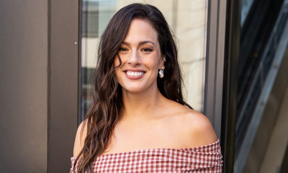 Ashley Graham Stuns in a Luxe-Looking One-Piece Swimsuit — This ‘Slimming’ $25 Pick Is Nearly Identical