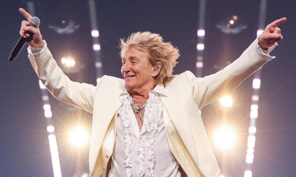 Rock legend Rod Stewart announces retirement