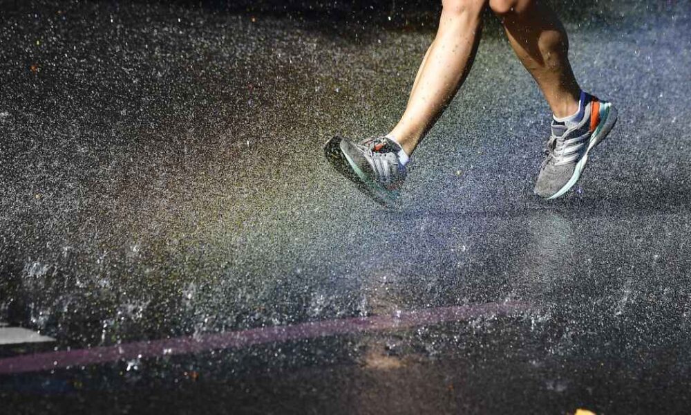 What Are Exercise Snacks? The New Wellness Trend for People Who Hate Going to the Gym