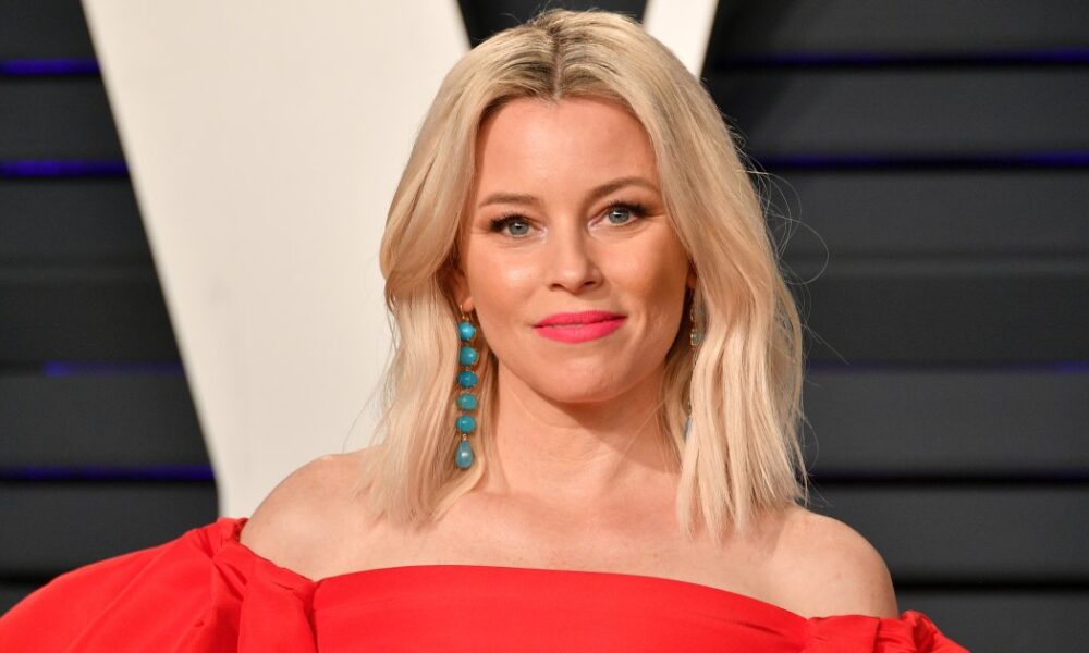 Elizabeth Banks’ Rich Mom Sweater Nailed Fall 2026’s Hottest Neutral Color Trend — No, It’s Not Chocolate Brown