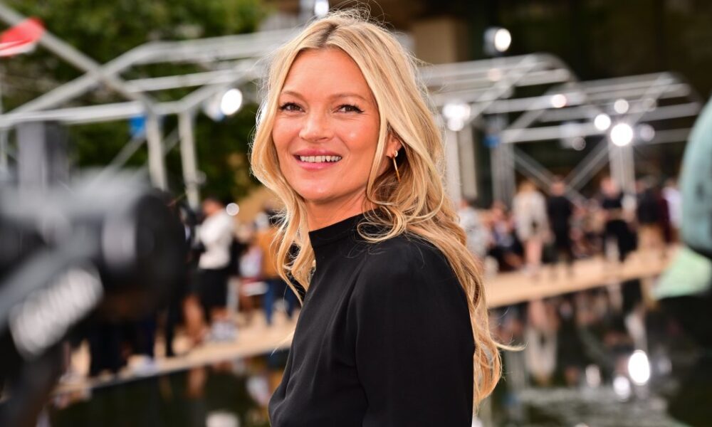 Consider It Confirmed! Kate Moss’s Slimming Jeans Are The Model-Off-Duty Style for Fall 2026