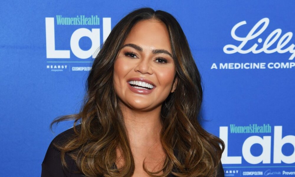 Love Chrissy Teigen’s $550 Cashmere Sweater? We Found the Cozy-Chic Look for Only $30