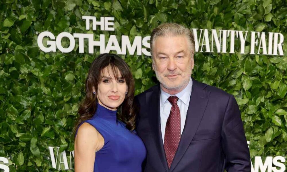 Hilaria Baldwin and Husband Alec Baldwin Accidentally Twin in Matching Outfits: ‘Odd Couple’