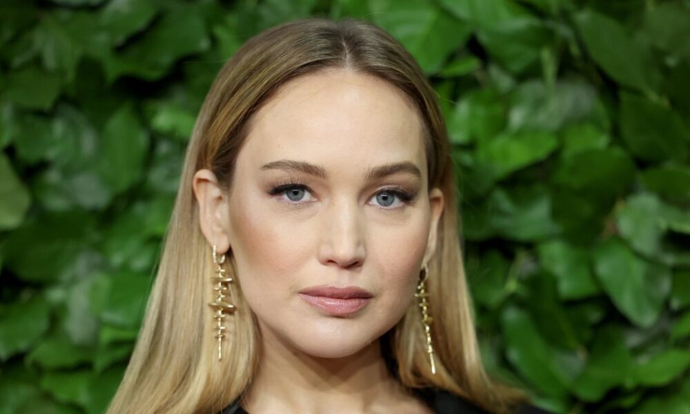 Jennifer Lawrence Wore This Casual-Cool ‘Slipper’ Shoe With Jeans — And Honestly, We’re Sold on the Comfy Look