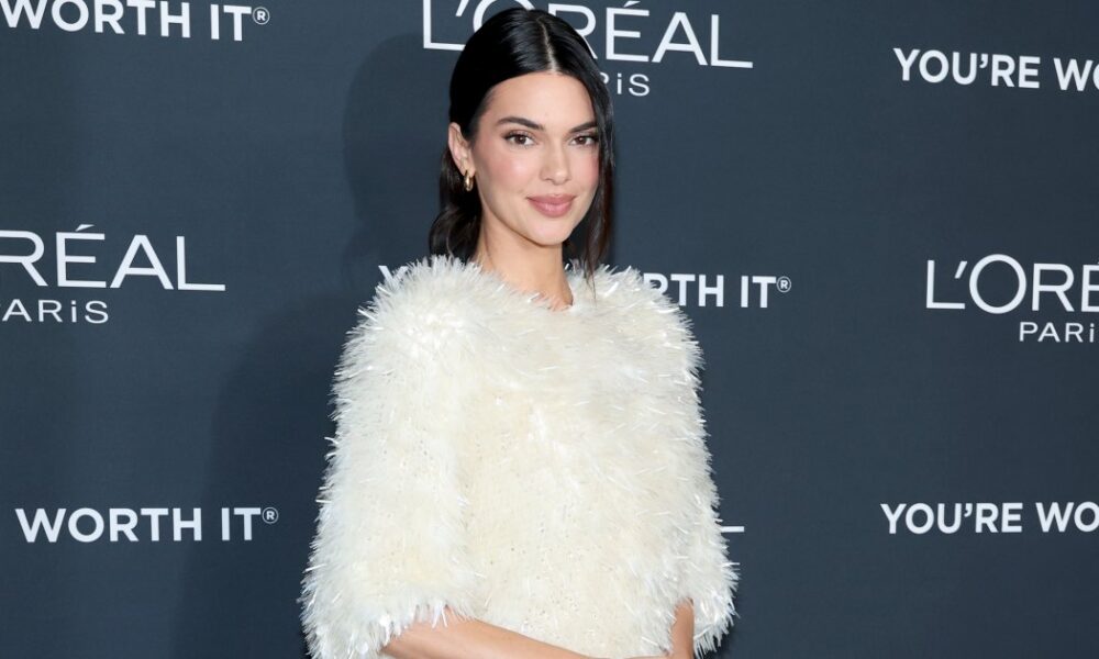 Kendall Jenner Wears the Viral ‘It’ Girl Sneakers Shoppers Walk ‘8 to 10 Miles a Day’ In