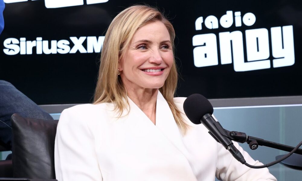 Cameron Diaz’s Chic Belt Bag Is *So* Practical for Busy Moms — Secretly on Amazon
