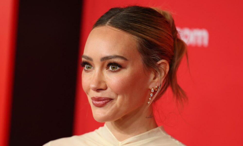 Hilary Duff Wore the Ultra-Sleek, Cool-Girl Sneakers That Are *Officially* Dominating 2026