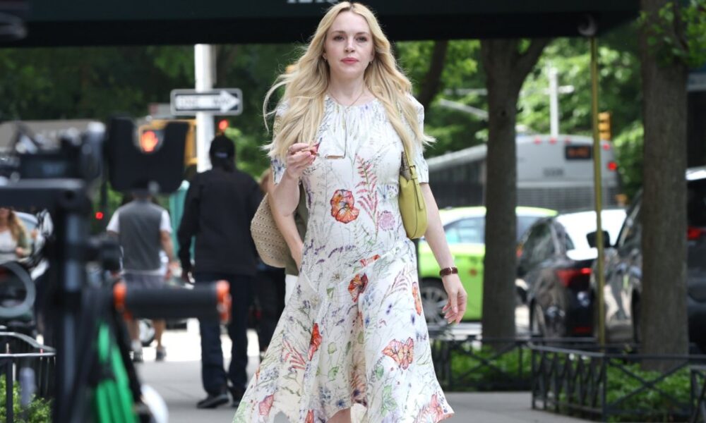 Lindsay Lohan Showed Us How to Dress Like a Yacht Wife — And It Starts With This Sleek Maxi Style