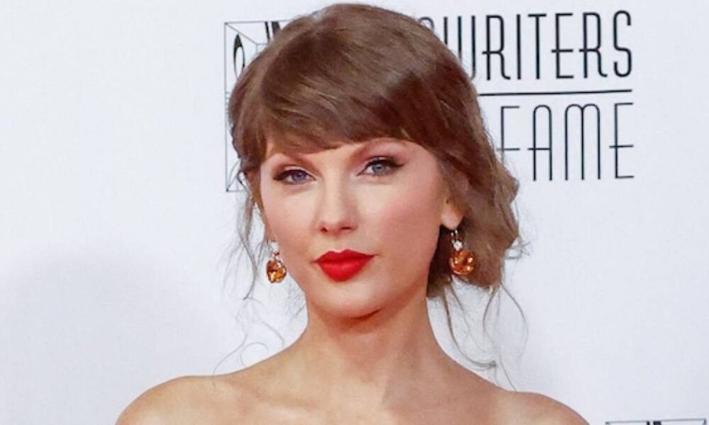 Taylor Swift Admits She Felt ‘Washed Up’ at 22, Thought She Was ‘Aging Out of the Music Industry’