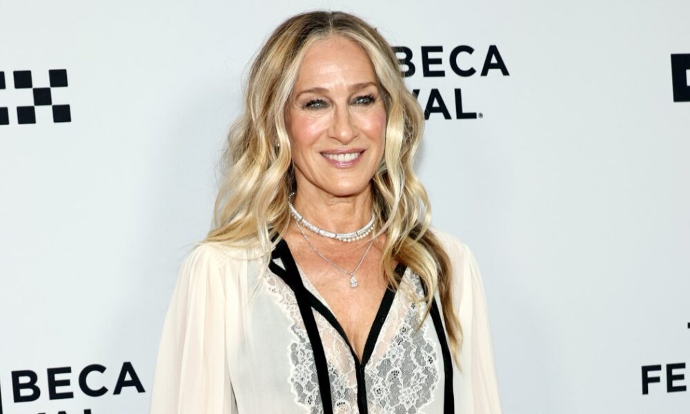 Sarah Jessica Parker Can’t Live Without Lip Gloss — And She Swears by This $13 Drugstore Pick