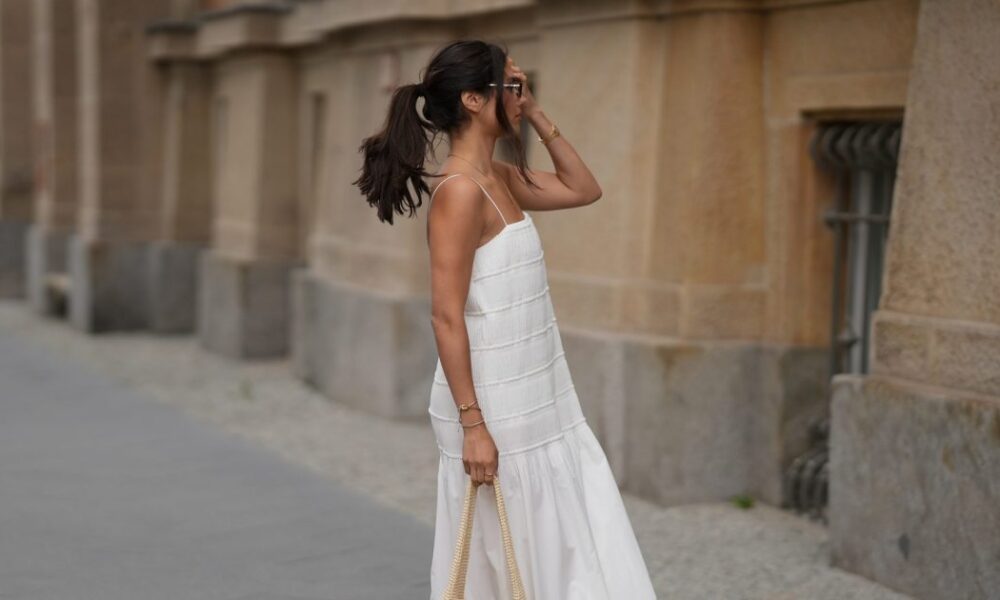 17 Loose and Slimming Dresses That Make Legs Look Miles Longer (Even While Wearing Sandals)