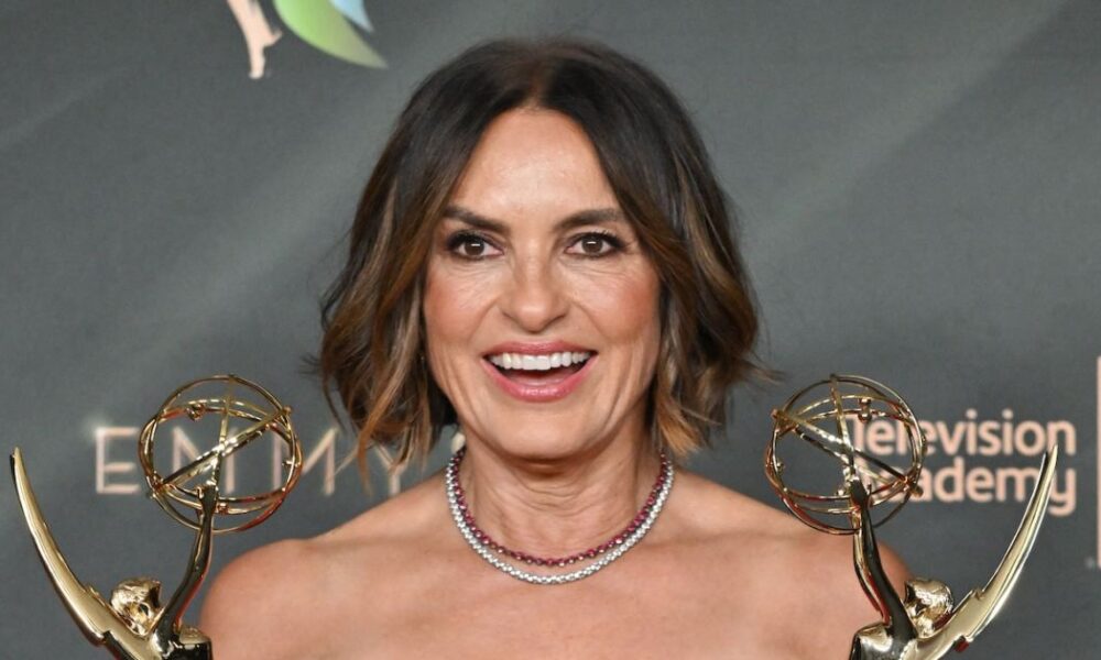 Mariska Hargitay Gives Emotional Emmys Acceptance Speech for ‘My Mom Jayne’ While Nodding to Gloria Steinem