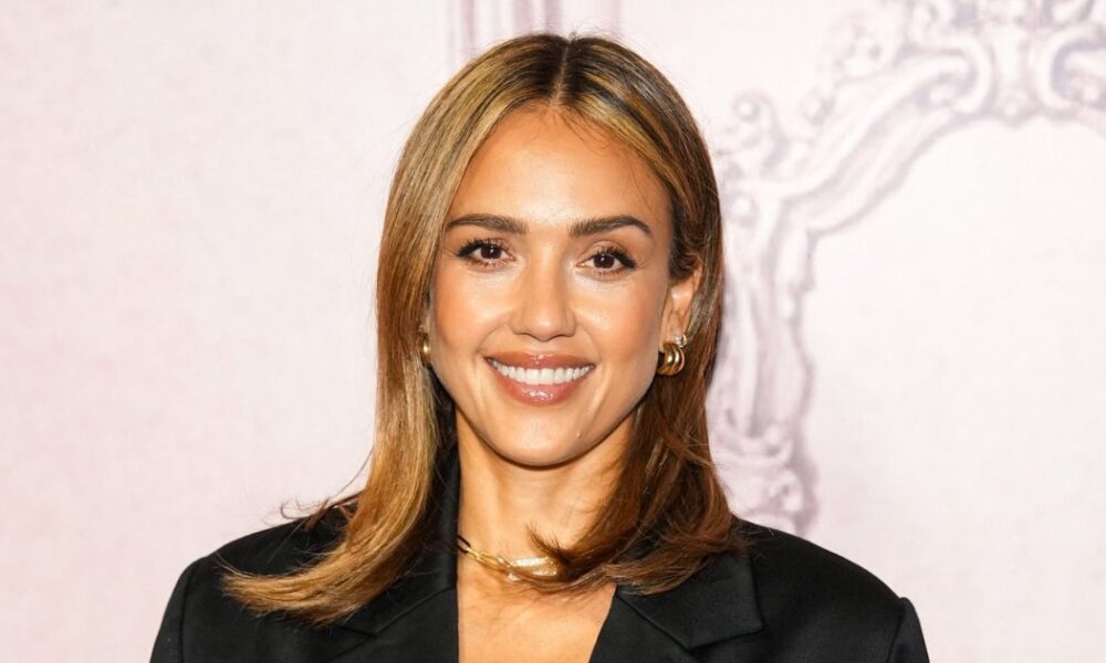 Take Notes! Jessica Alba’s Classic Fall Boots Style Is the Secret to Model-Long Legs