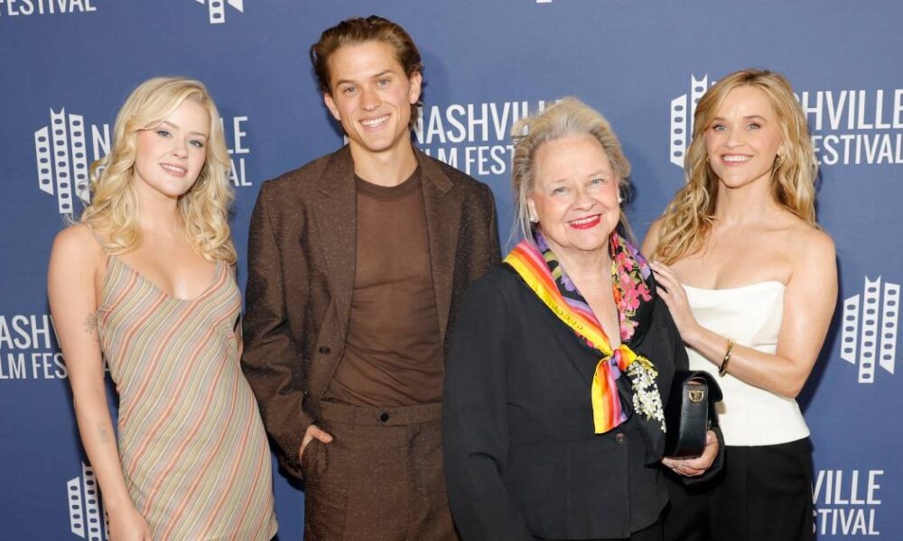 Reese Witherspoon Poses With Her Mother and Lookalike Kids Ava and Deacon on Red Carpet