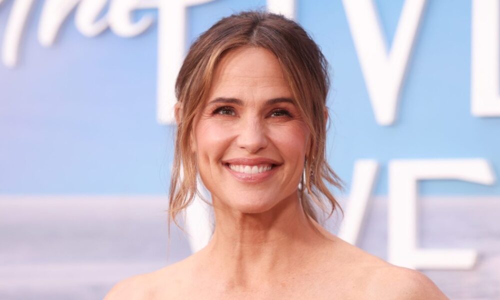 Jennifer Garner Is Making a Case for This Rich-Looking Sweater Color — Get the Look for $30