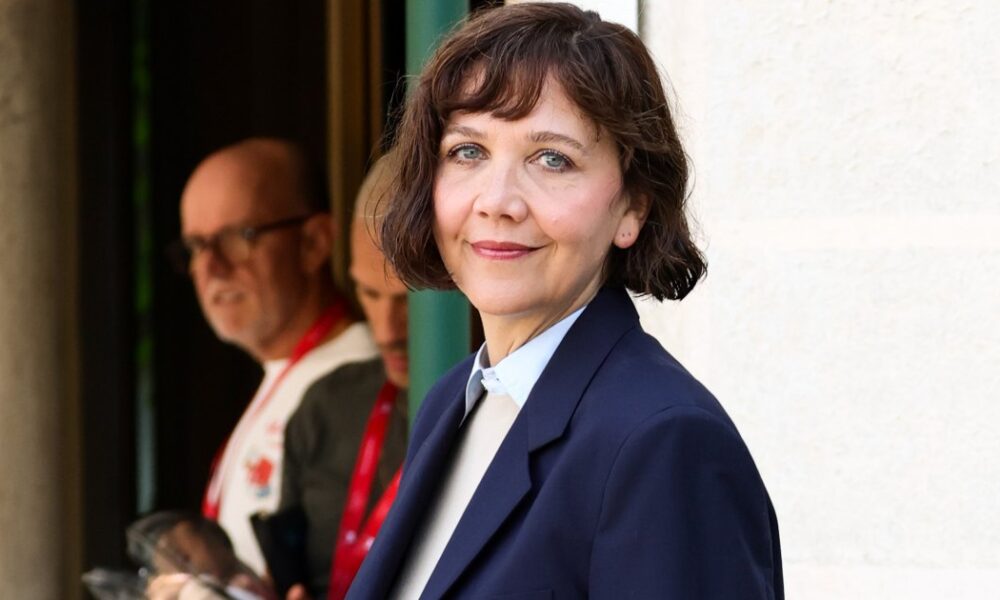 Maggie Gyllenhaal’s Rich-Looking Navy Blazer Is So ‘City Girl Chic’ — Nail the Look for $42