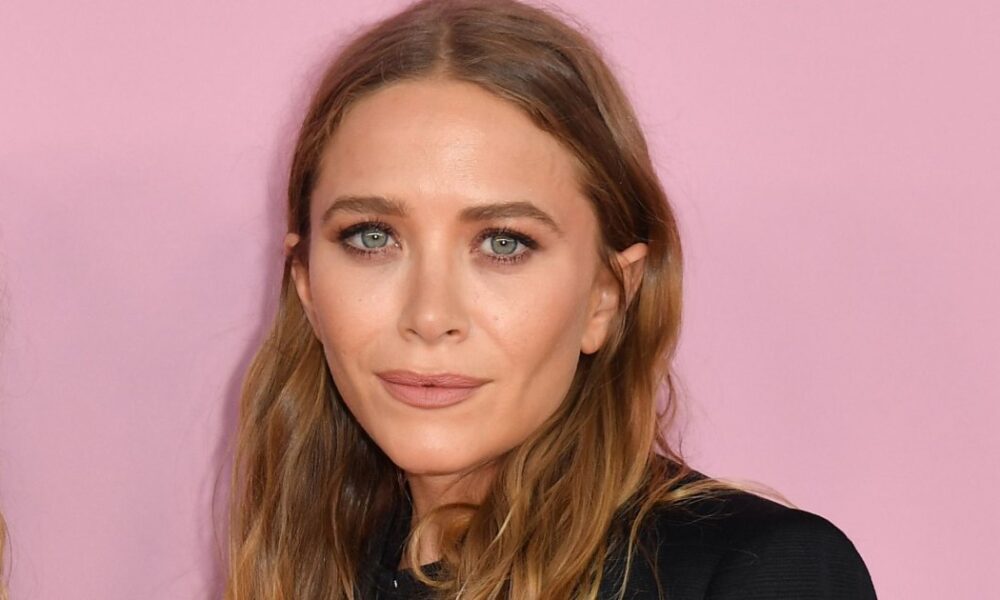 Chic! Mary-Kate Olsen Wore the Bag Trend That Makes Outfits Look Rich — Copy It for $31