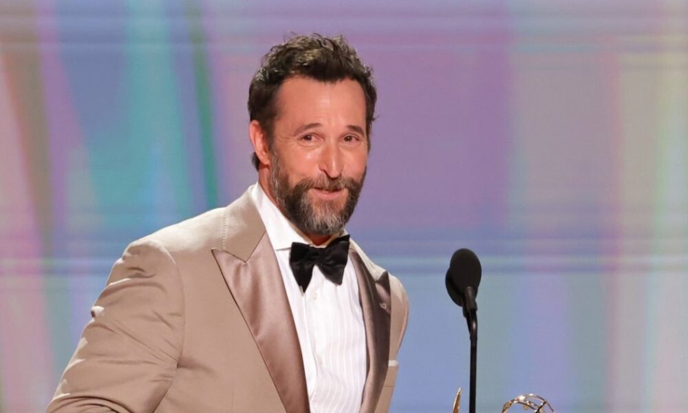 Noah Wyle Wins Outstanding Lead Actor in a Drama Series for 2nd Year in a Row