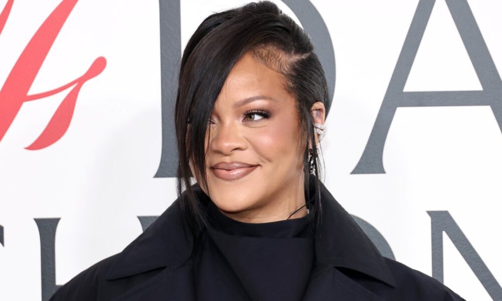 Spotted! Rihanna’s Effortless Trench Coat Style Belongs in Everyone’s Transitional Wardrobe