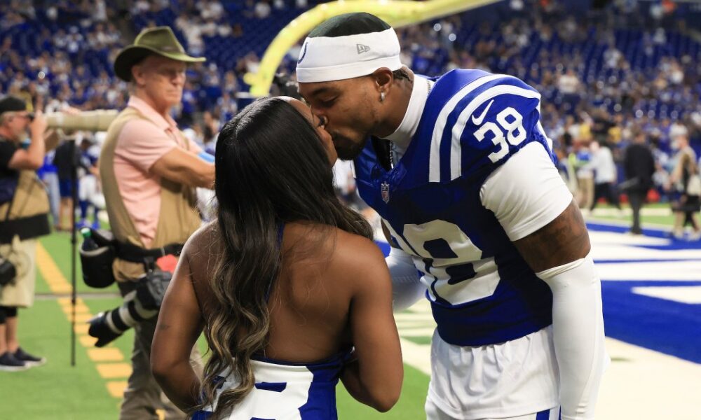Simone Biles Kisses Jonathan Owens Before His 1st Colts Season Game, Wows in Plunging Team Gear