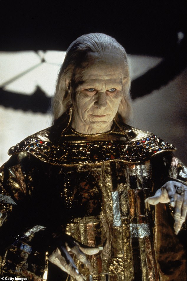 The dramatic make-up returned in 1992 with Francis Ford Coppola's Bram Stoker's Dracula, which starred Gary Oldman as the Count