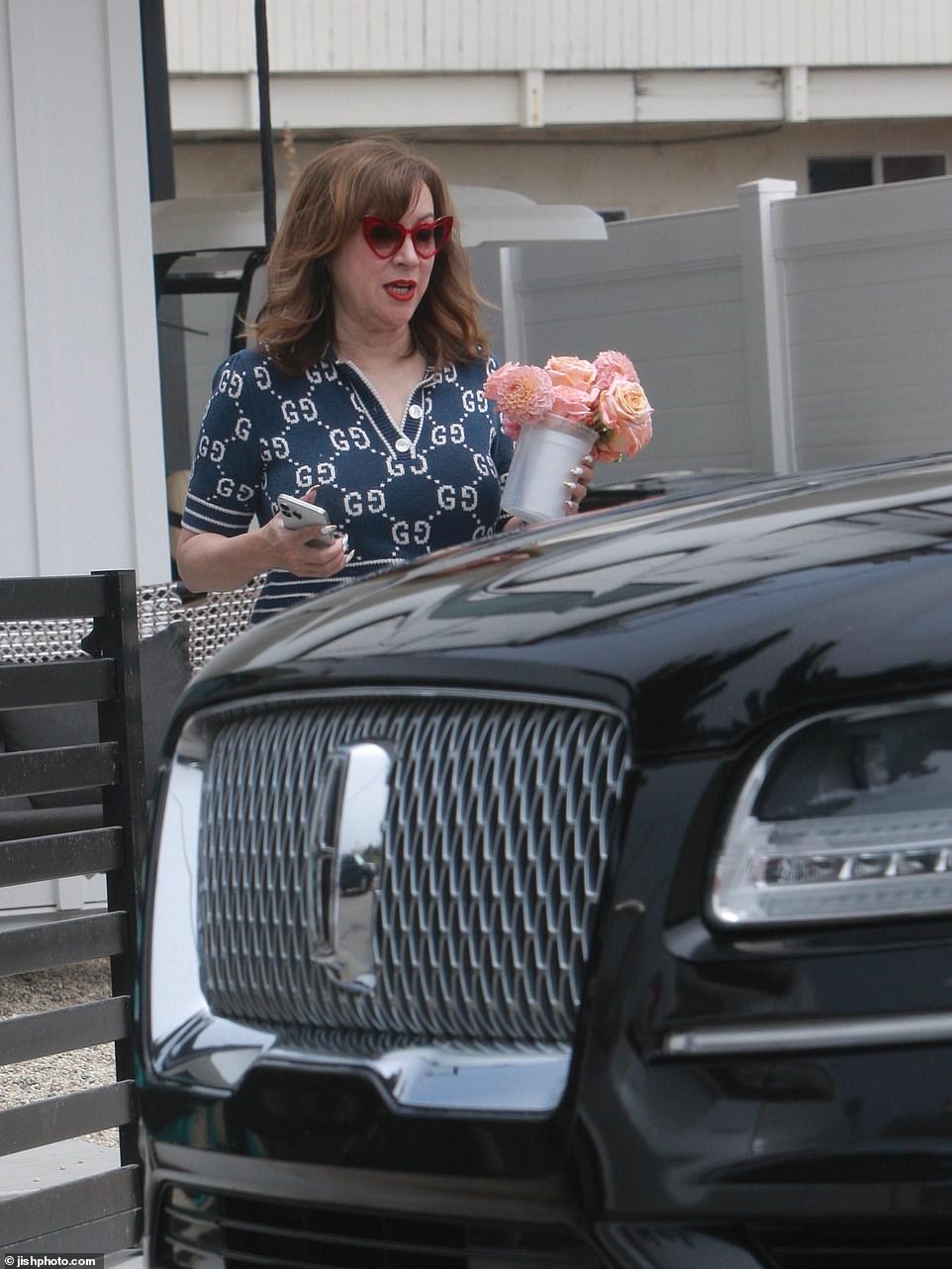 Garcelle gave each of her friends some of the floral decorations from the party table scape