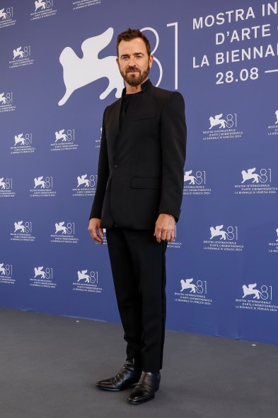 Justin Theroux wears Dolce & Gabbana at the "Beetlejuice Beetlejuice" photocall during the Venice Film Festival 2024.