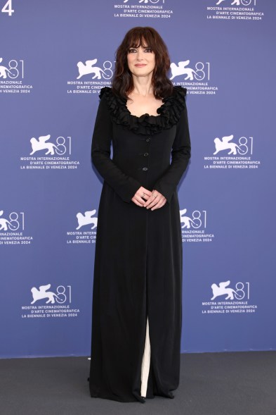 Winona Ryder at the "Beetlejuice Beetlejuice" photocall during the Venice Film Festival 2024.